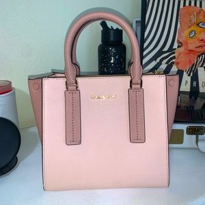Michael Kors ALESSA MEDIUM COLOR-BLOCK PEBBLED bag